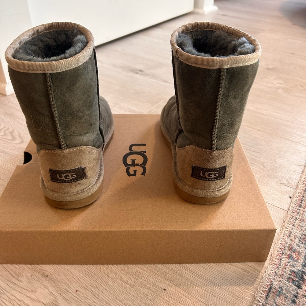 Kids Ugg Classic II boots